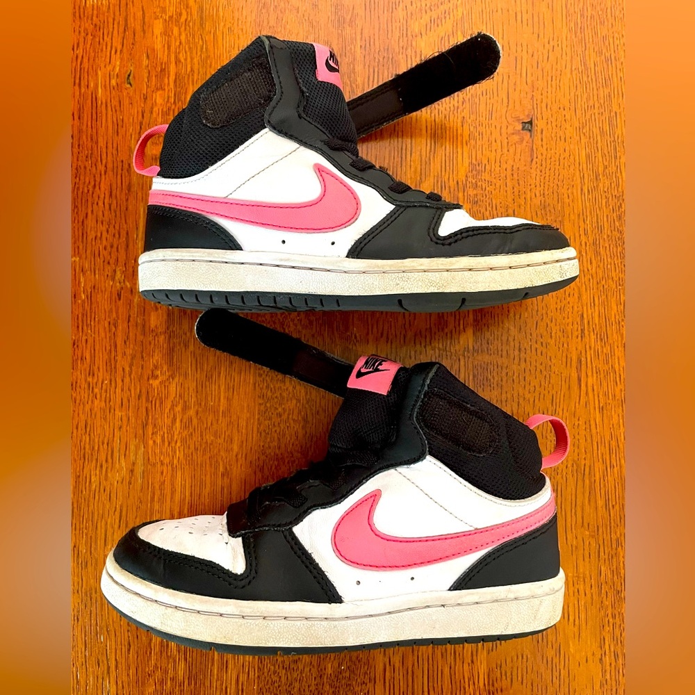 Nike Court Borough Mid 2
Little Kids' Shoes size 12.5